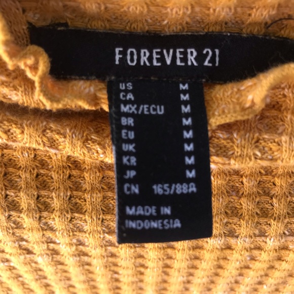 *SOLD/NOT FOR SALE* F21 CURLED NECK CROP TOP - Picture 4 of 4